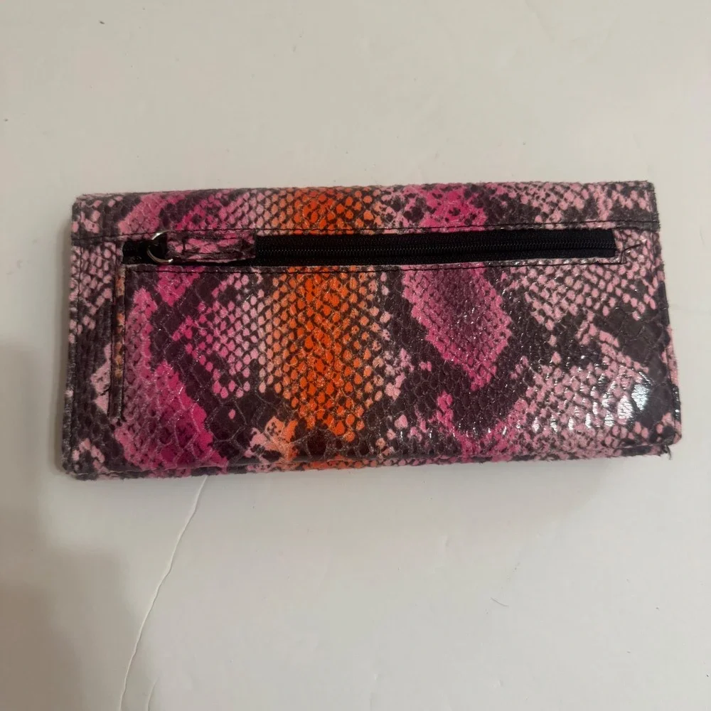 Kenneth Cole Reaction Pink Orange Snakeskin Trifold Wallet Faux Leather Clutch